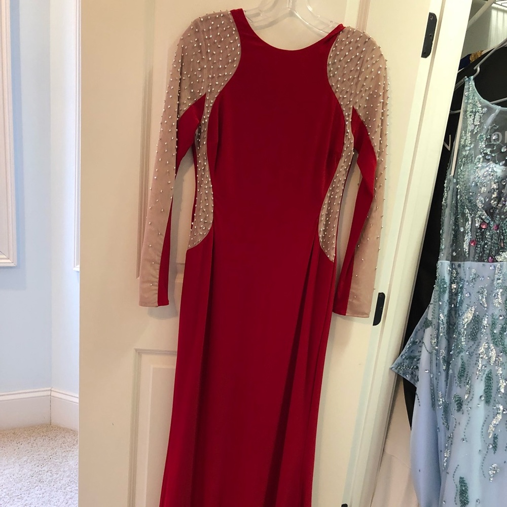 New long sleeve maxi dress . Never worn size 8.